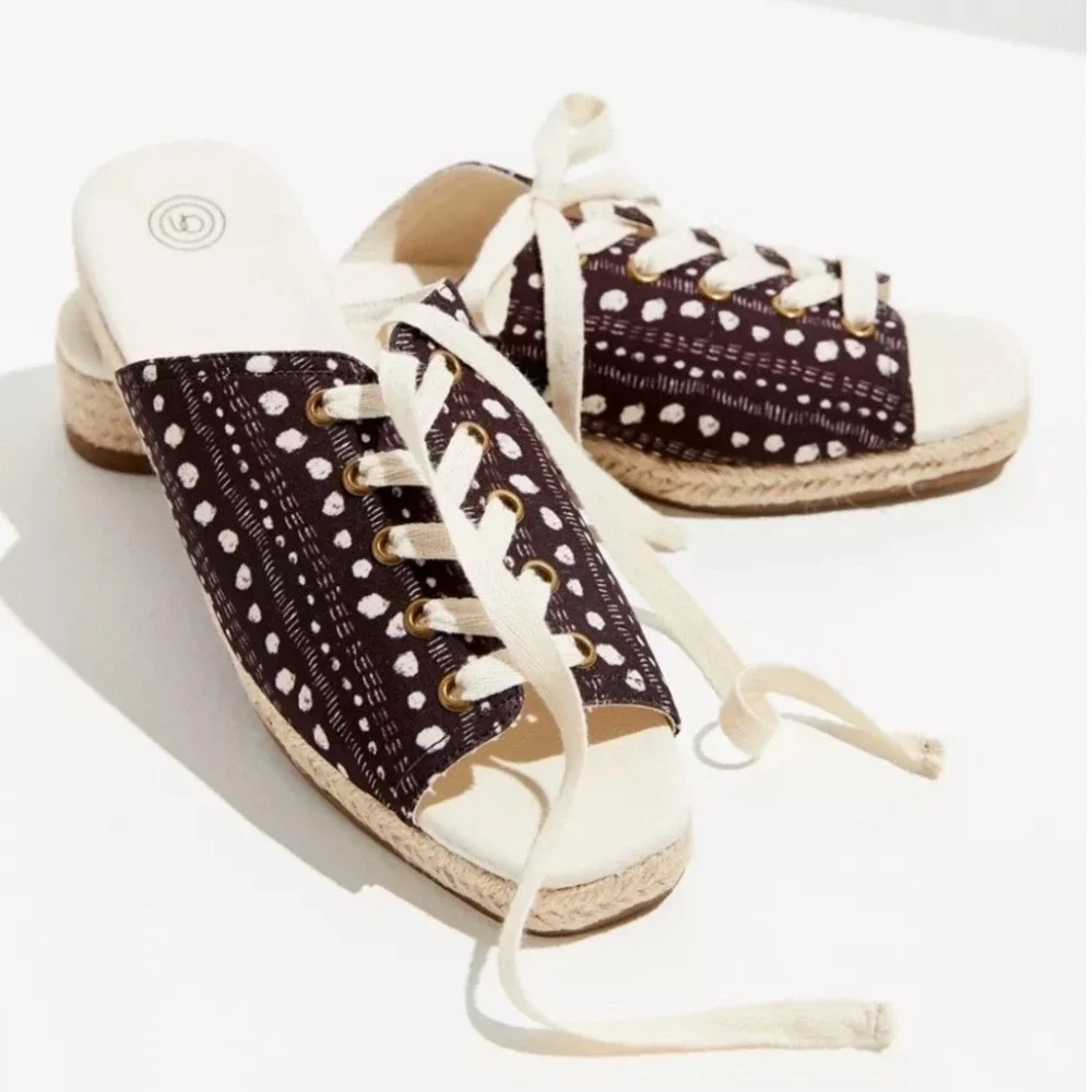 Urban Outfitters Block Print Lace Up Espadrille Sandals Mules Flats Shoes size 6
